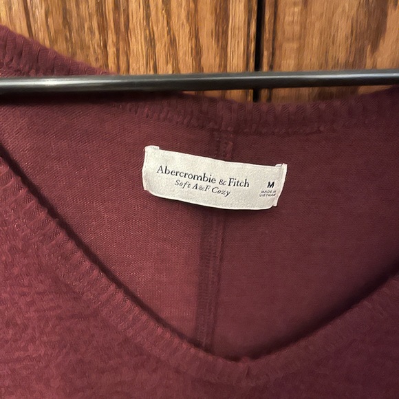 Abercrombie Long Sleeve Legging Tee - Picture 3 of 3